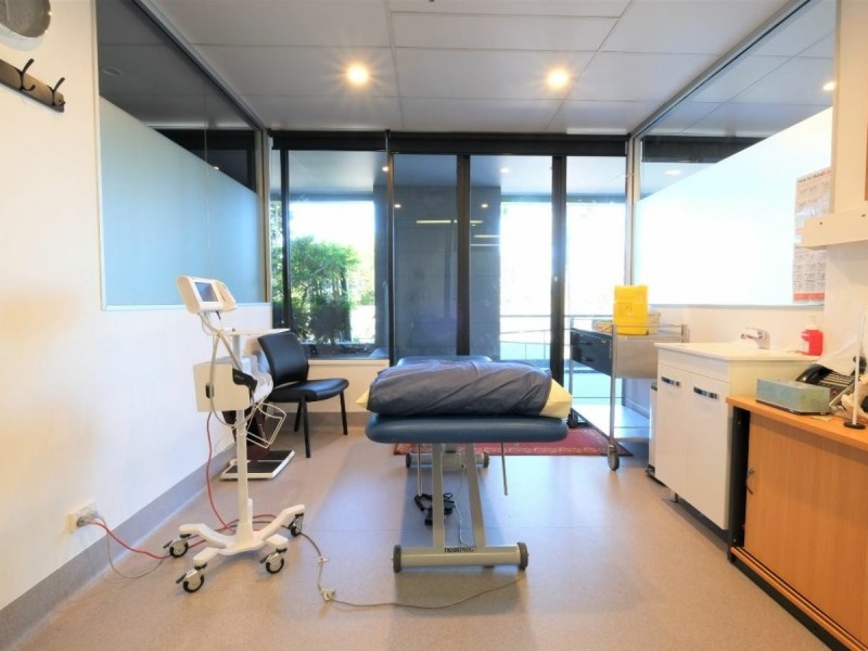 301 Coronation Drive, Milton QLD 4064