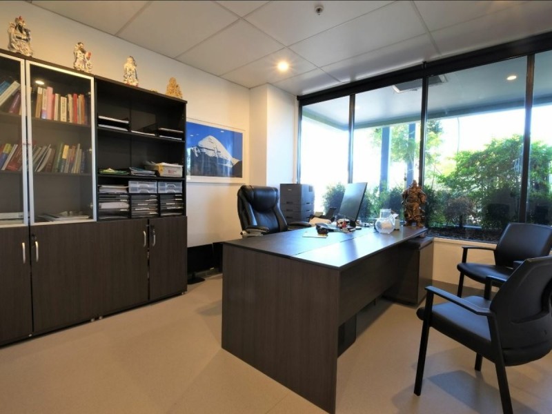 301 Coronation Drive, Milton QLD 4064