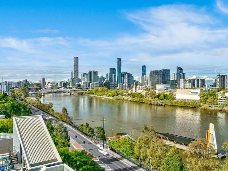 303 Coronation Drive, Milton QLD 4064