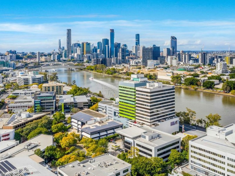 303 Coronation Drive, Milton QLD 4064