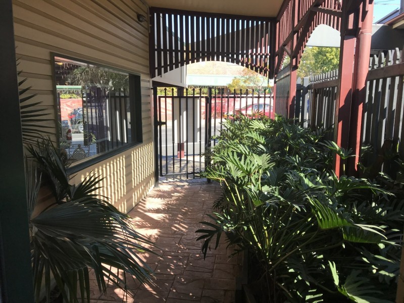 2 & 3/57 Cambridge Parade, Manly QLD 4179