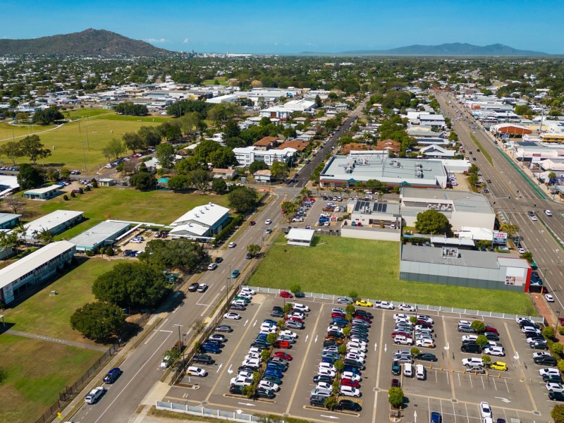 323 Ross River Road, Aitkenvale QLD 4814