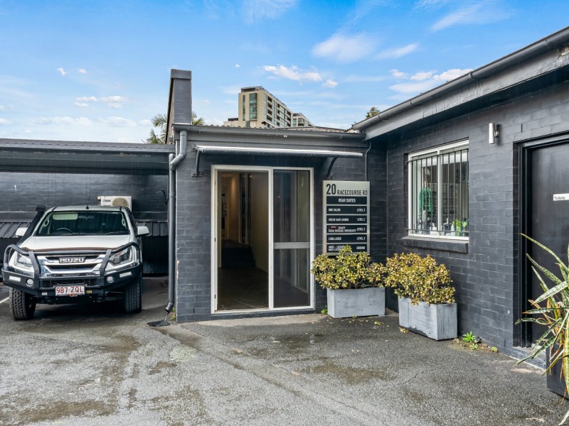 20 Racecourse Road, Hamilton QLD 4007