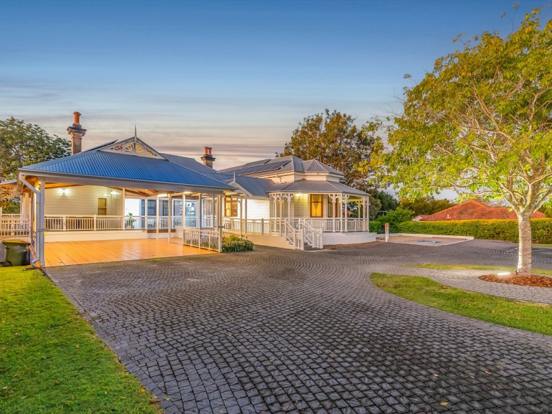 135 Brougham Street, Fairfield QLD 4103