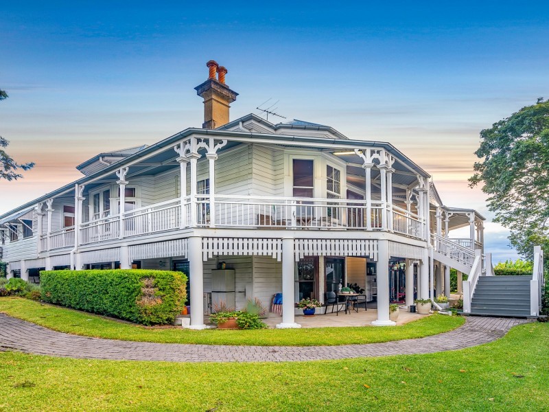 135 Brougham Street, Fairfield QLD 4103