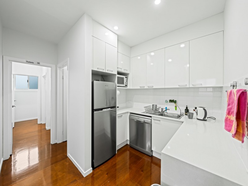 320 Oxley Avenue, Margate QLD 4019