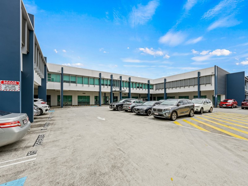 11-13 University Drive, Meadowbrook QLD 4131