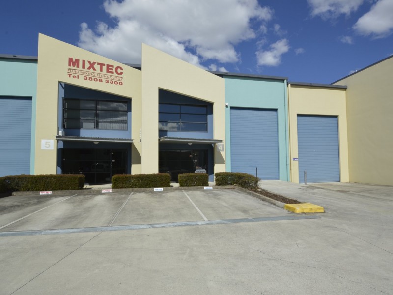 4/8 Riverland Drive, Loganholme QLD 4129