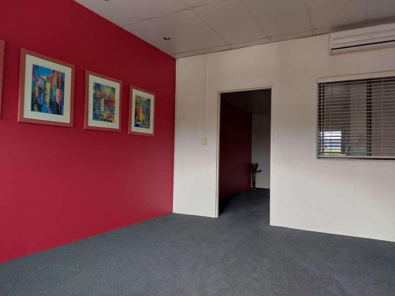 2/33 Meakin Road, Meadowbrook QLD 4131