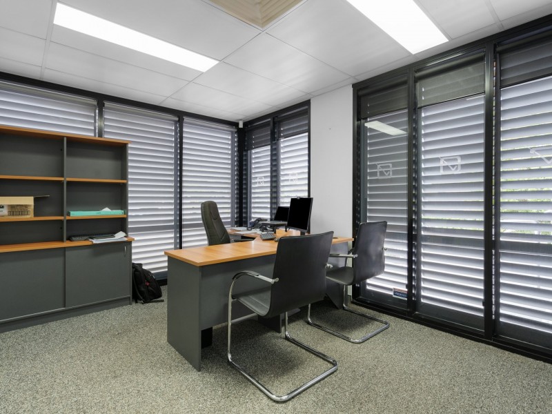 18 Vanessa Boulevard, Springwood QLD 4127