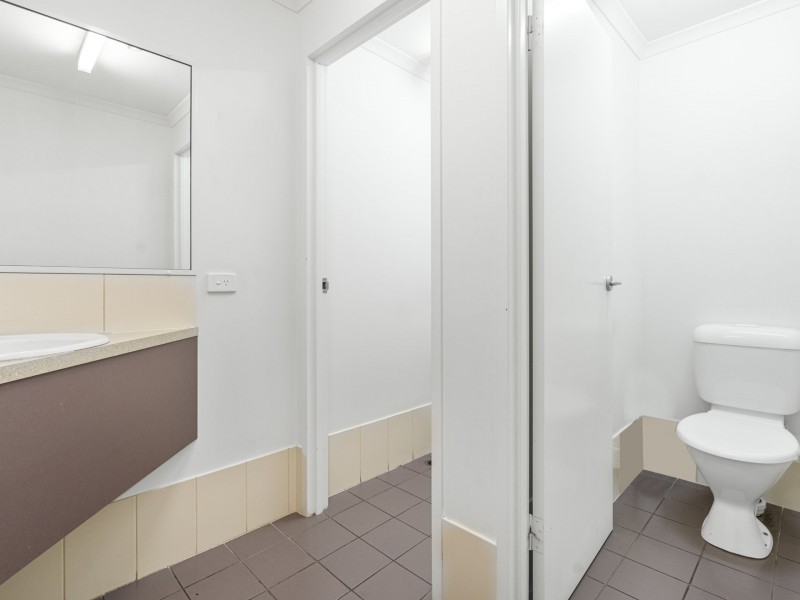 18 Vanessa Boulevard, Springwood QLD 4127