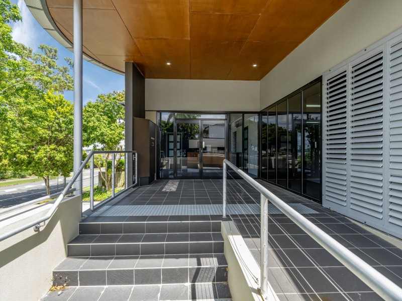 18 Vanessa Boulevard, Springwood QLD 4127