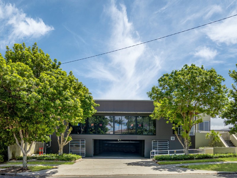 18 Vanessa Boulevard, Springwood QLD 4127