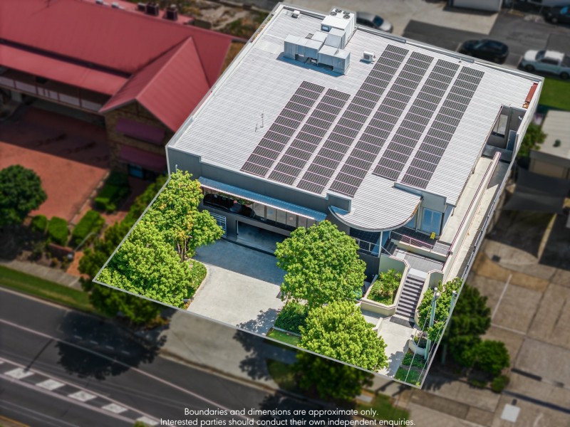 18 Vanessa Boulevard, Springwood QLD 4127