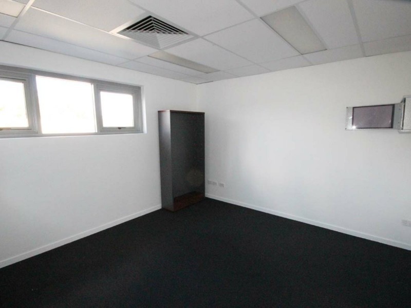 16 Beenleigh Redland Bay Road, Loganholme QLD 4129