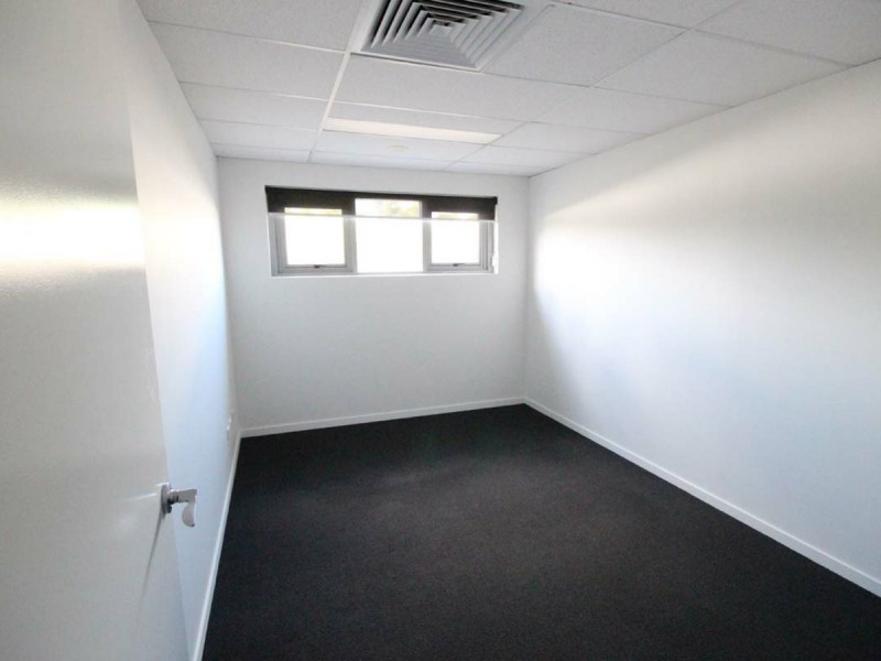 16 Beenleigh Redland Bay Road, Loganholme QLD 4129