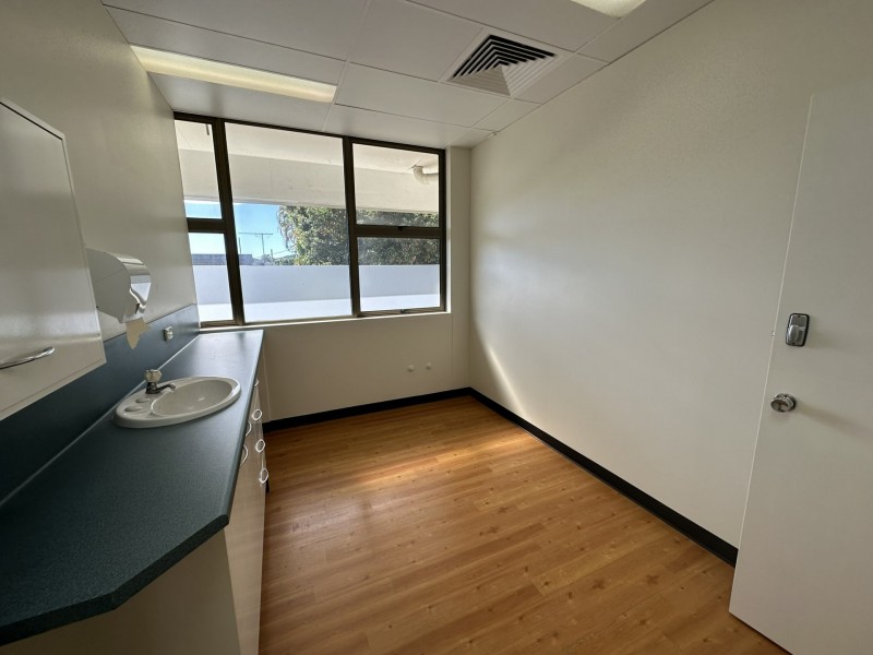 1000 Logan Road, Holland Park West QLD 4121