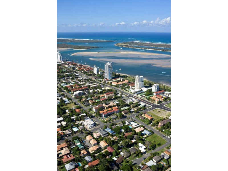 27 Robert Street, Labrador QLD 4215