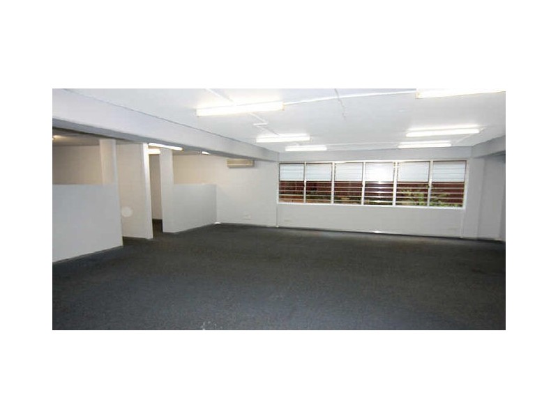 4/9 Frinton Street, Southport QLD 4215