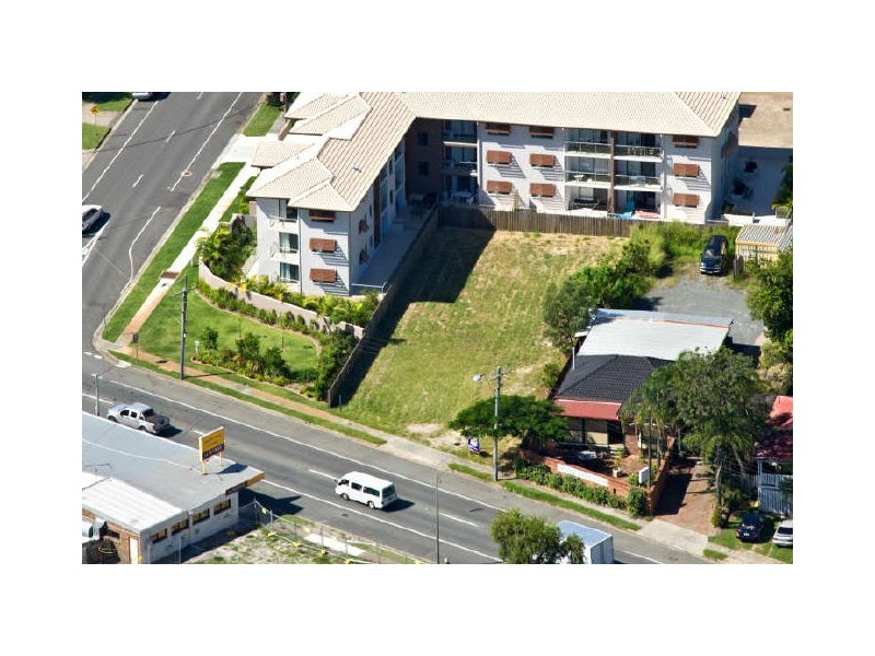 18 Brisbane Road, Labrador QLD 4215