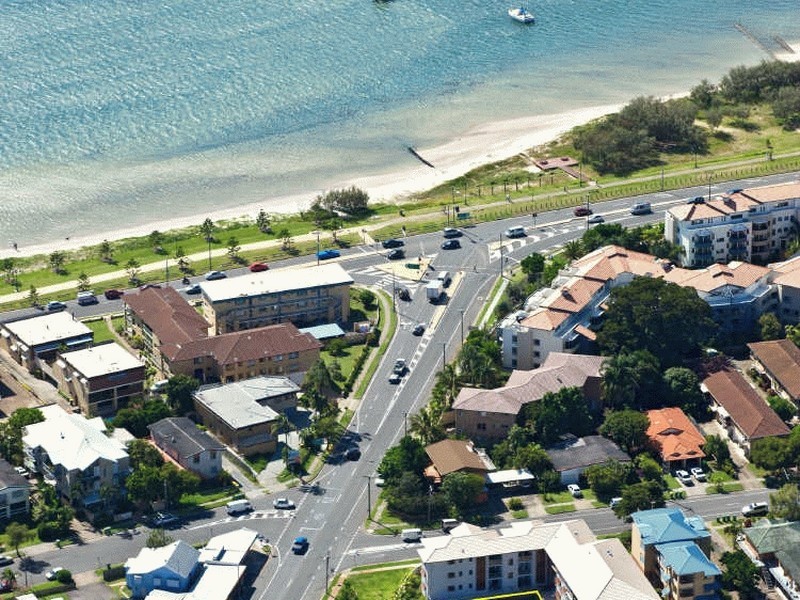 16 Brisbane Road, Labrador QLD 4215