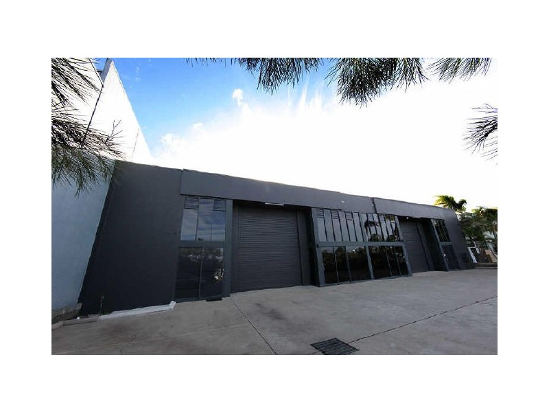 1/4 Pirelli Street, Southport QLD 4215