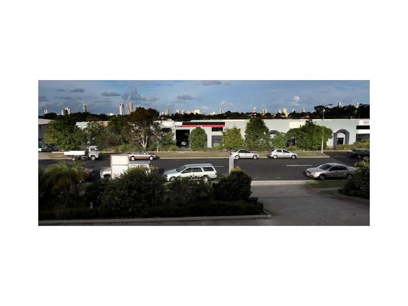 1/4 Pirelli Street, Southport QLD 4215
