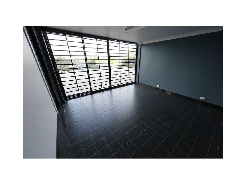 1/4 Pirelli Street, Southport QLD 4215