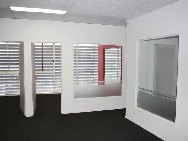 57 Lawrence Dr, Nerang QLD 4211