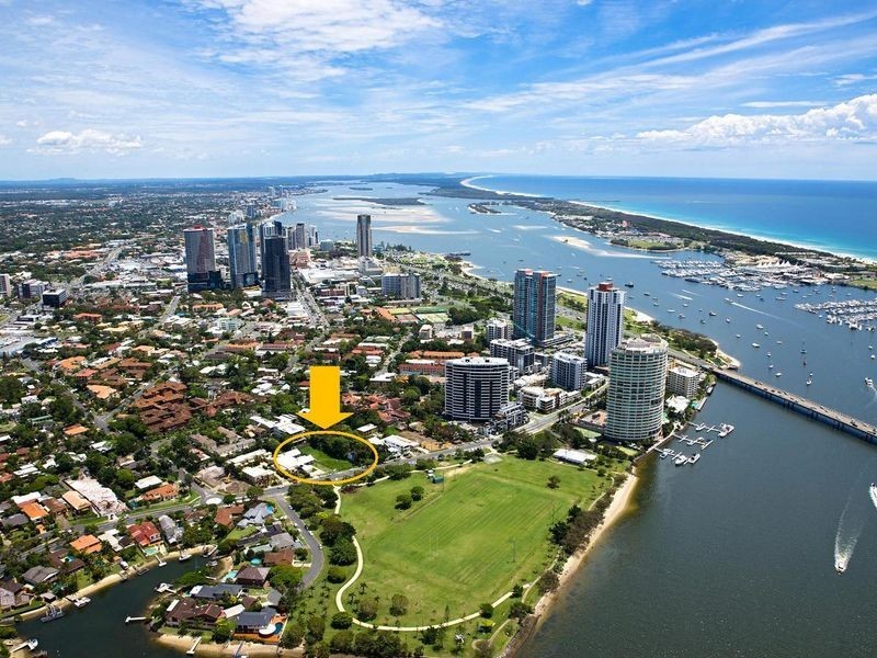 30 Brighton Pde, Southport QLD 4215