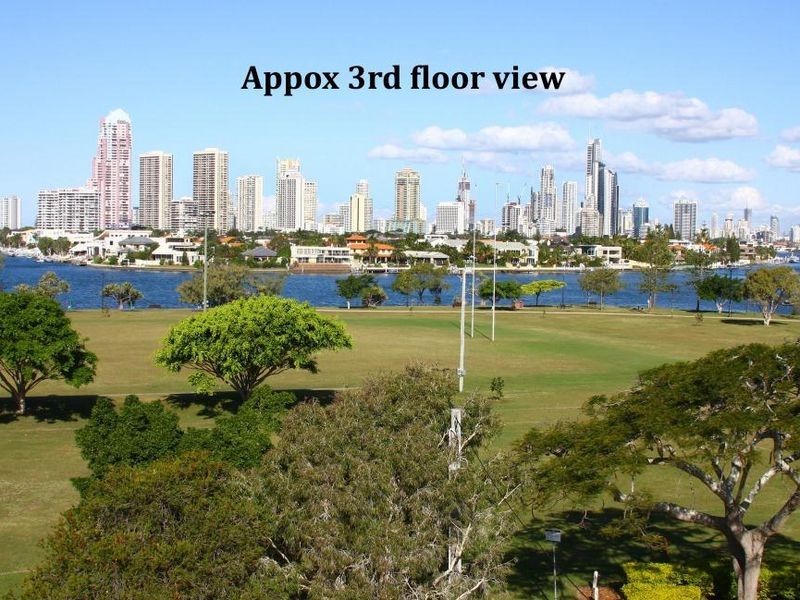 30 Brighton Pde, Southport QLD 4215