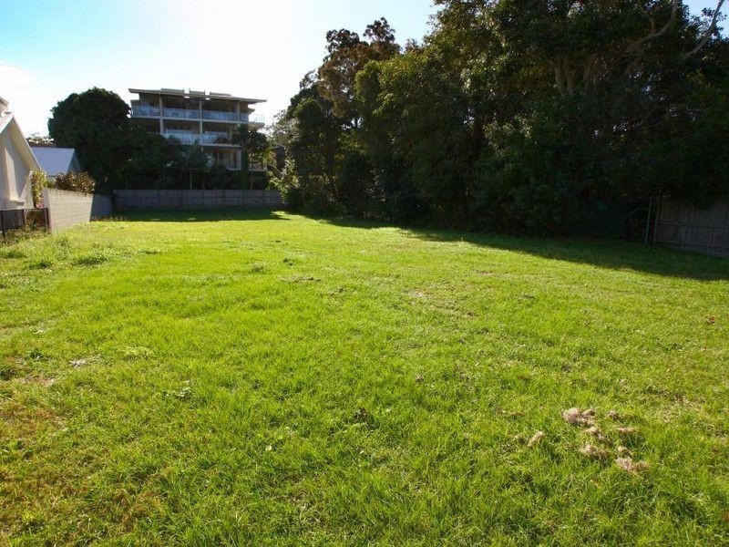 30 Brighton Pde, Southport QLD 4215