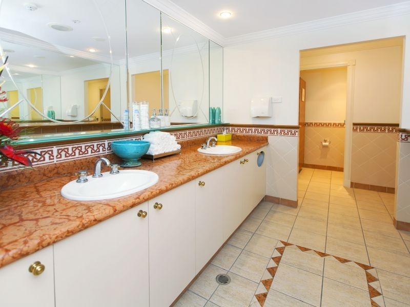170/24 Queensland Avenue, Broadbeach QLD 4218