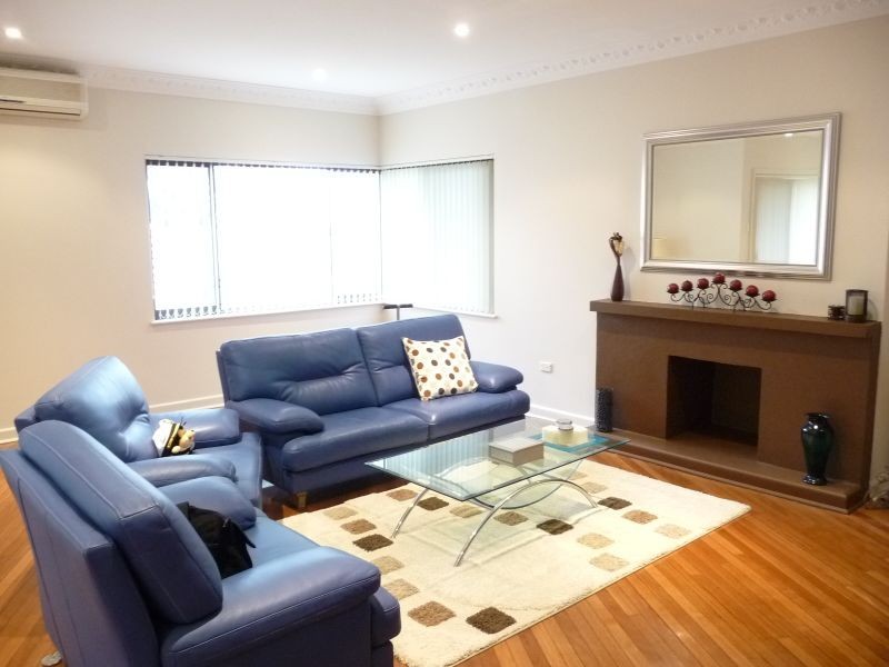 24 Currie Road, Forestville NSW 2087