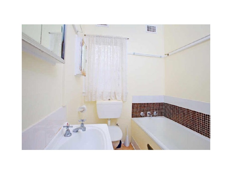 24 Woodlands Road, Forestville NSW 2087