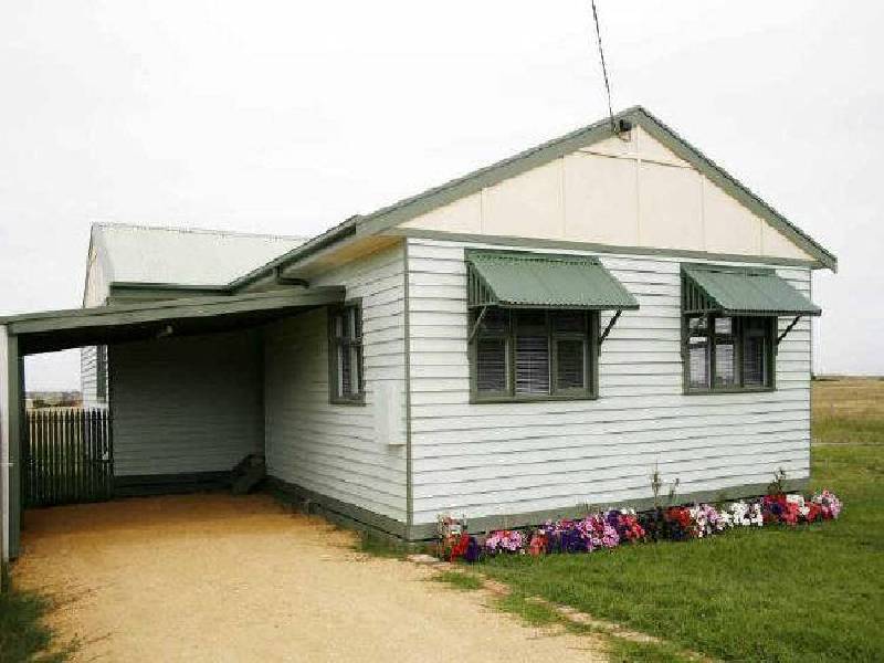 2 Landy Street, Maffra VIC 3860