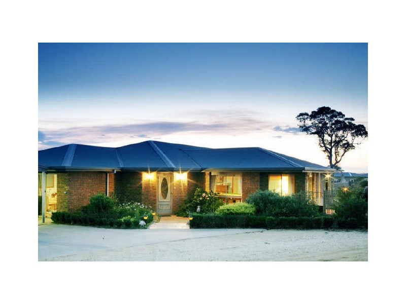 25 Three Chain Road, Maffra VIC 3860