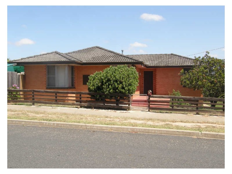 24 Mcadam Street, Maffra VIC 3860