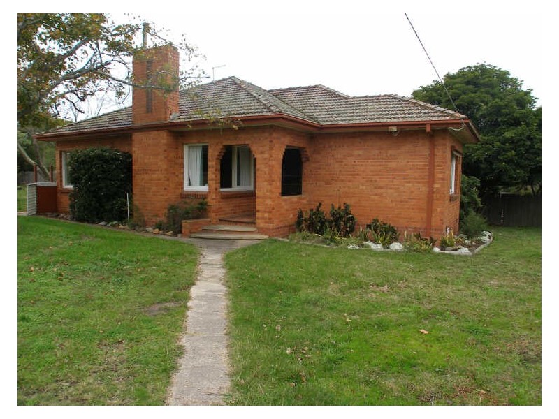 4 Sale Rd, Maffra VIC 3860