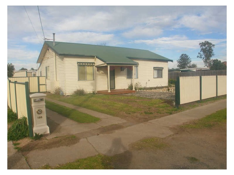 100 McAdam Street, Maffra VIC 3860