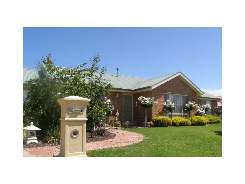 10 Cedarwood Drive, Maffra VIC 3860