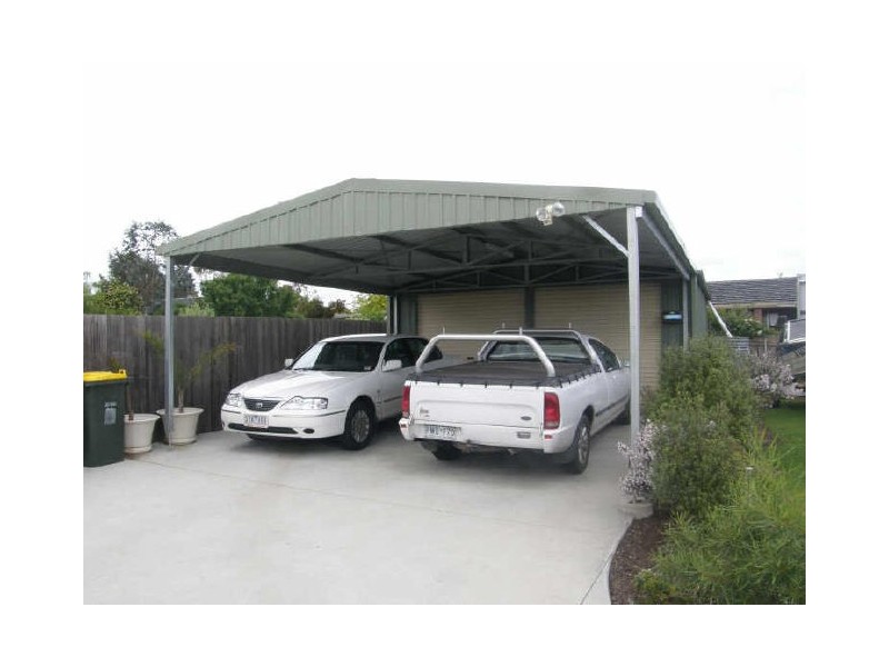 10 Cedarwood Drive, Maffra VIC 3860