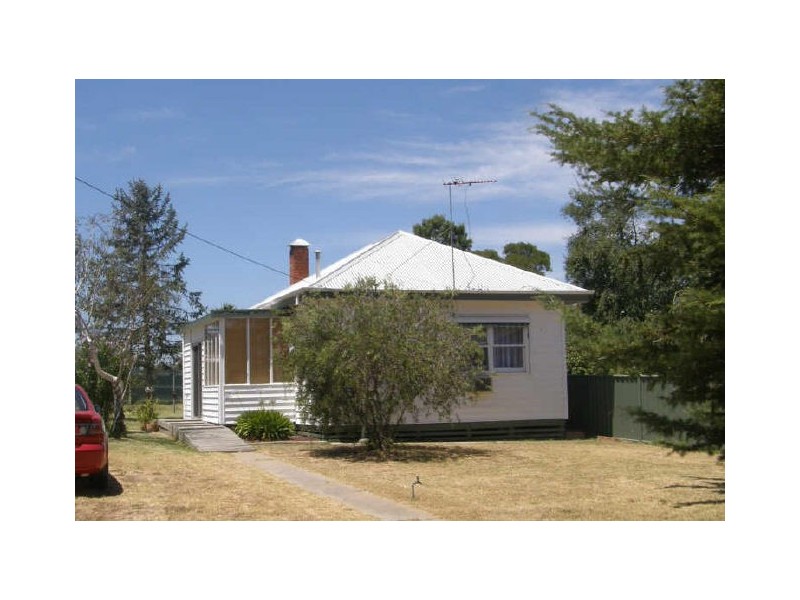 30 Alfred Street, Maffra VIC 3860