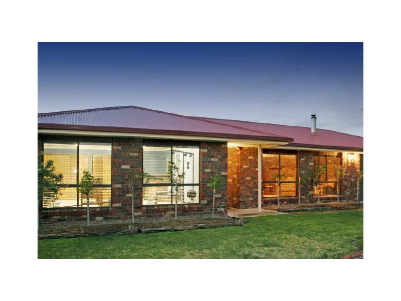 12 Merry Street, Maffra VIC 3860