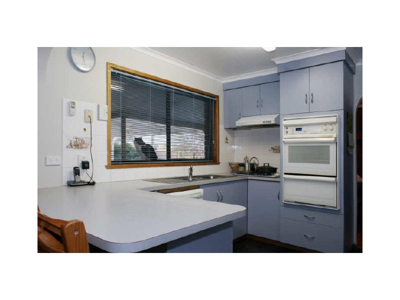 12 Merry Street, Maffra VIC 3860