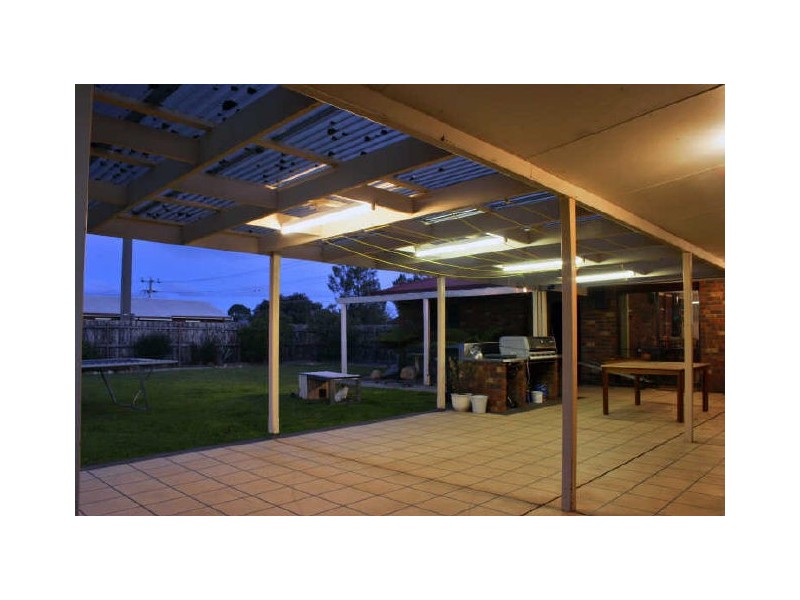 12 Merry Street, Maffra VIC 3860