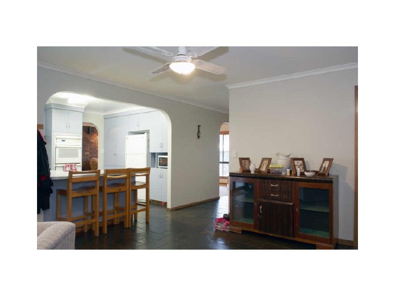 12 Merry Street, Maffra VIC 3860