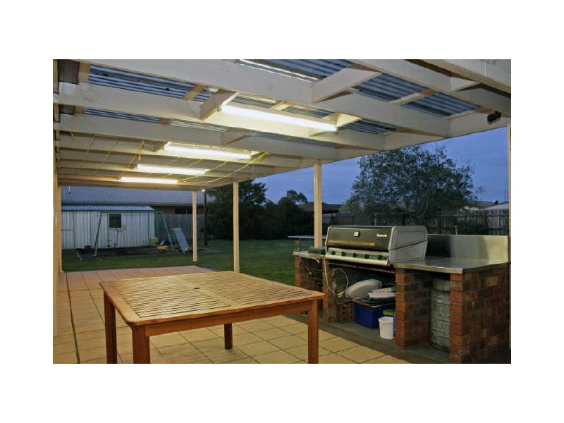 12 Merry Street, Maffra VIC 3860