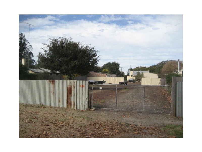 8 McMillan Street, Maffra VIC 3860