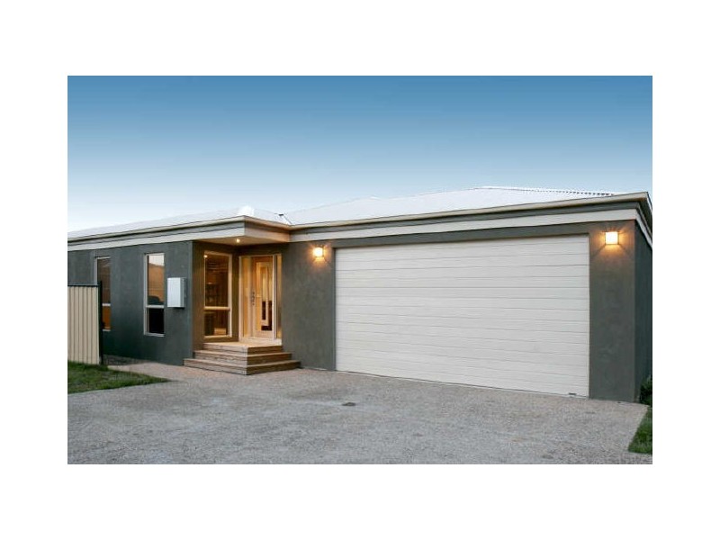 8 Bakker Place, Maffra VIC 3860